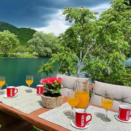 Crystal Racic Vikendica Bihac