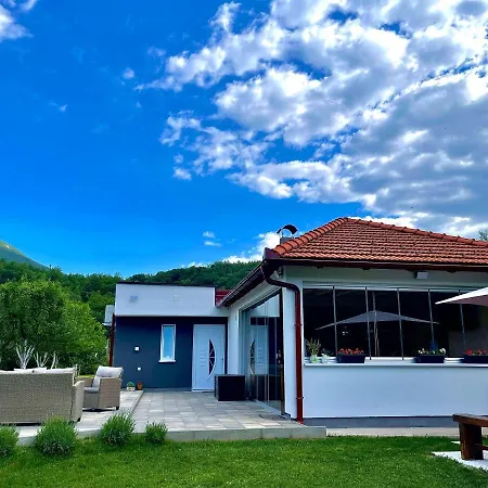 Crystal Racic Bihać